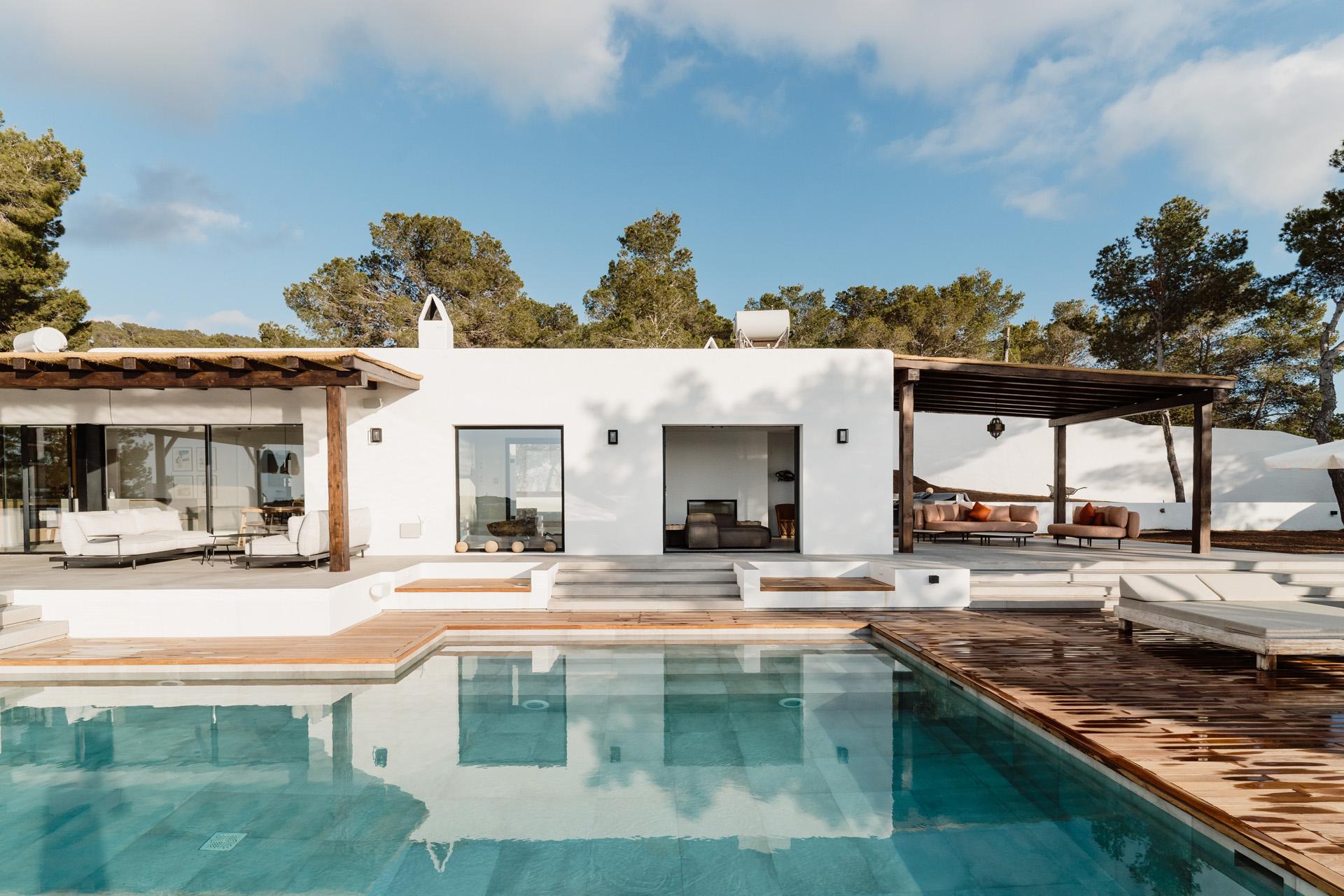 Ibiza-Luxury-Villa-Cala-Tarida-Can-Sankisha-Maven-Collection 21