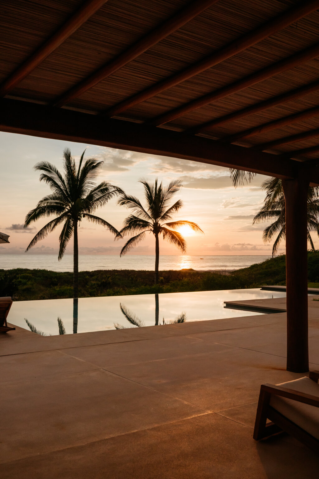 Golden sunset over the coast of Mazunte, Mexico