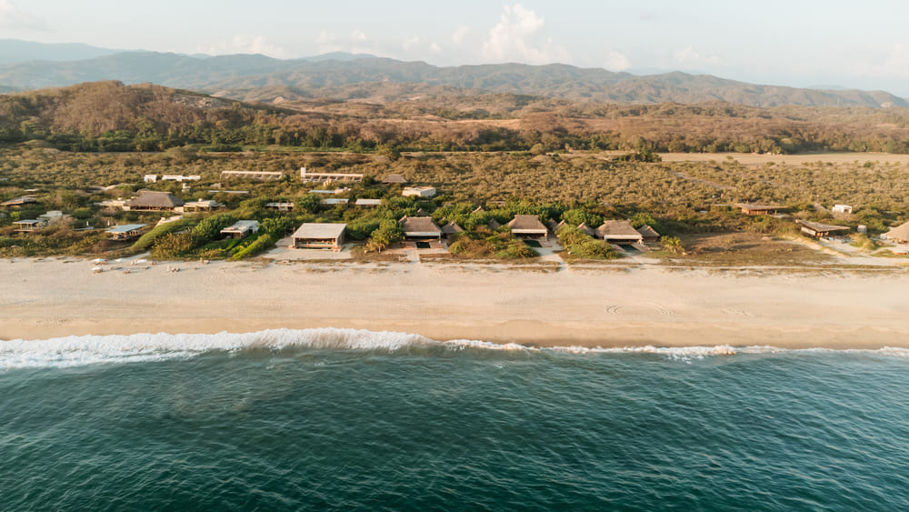 Mexico-luxury-villa-Puerto-Escondido-Casa-Piedra-Maven-Collection3