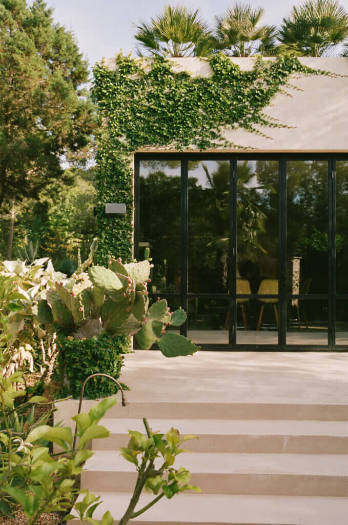Luxury Villa Anais Exterior Glass Facade