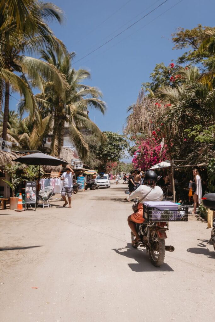 mexico-luxury-villa-puerto-escondido-street